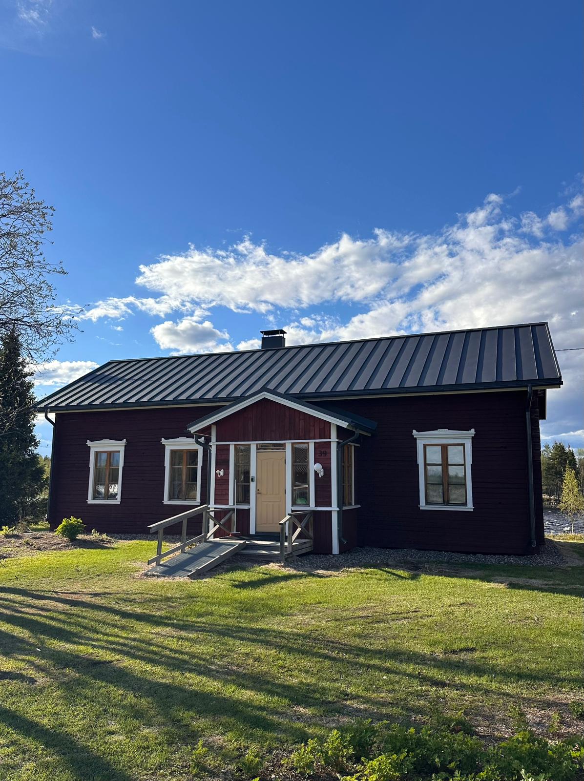 Ounasmosku – hirsitalo Ounasjoen rannalla